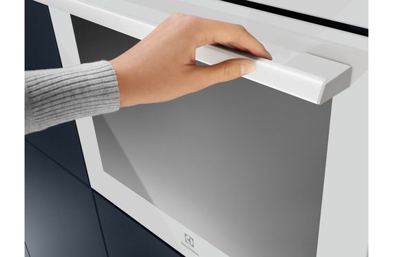 Электрический духовой шкаф Electrolux COE7P31V