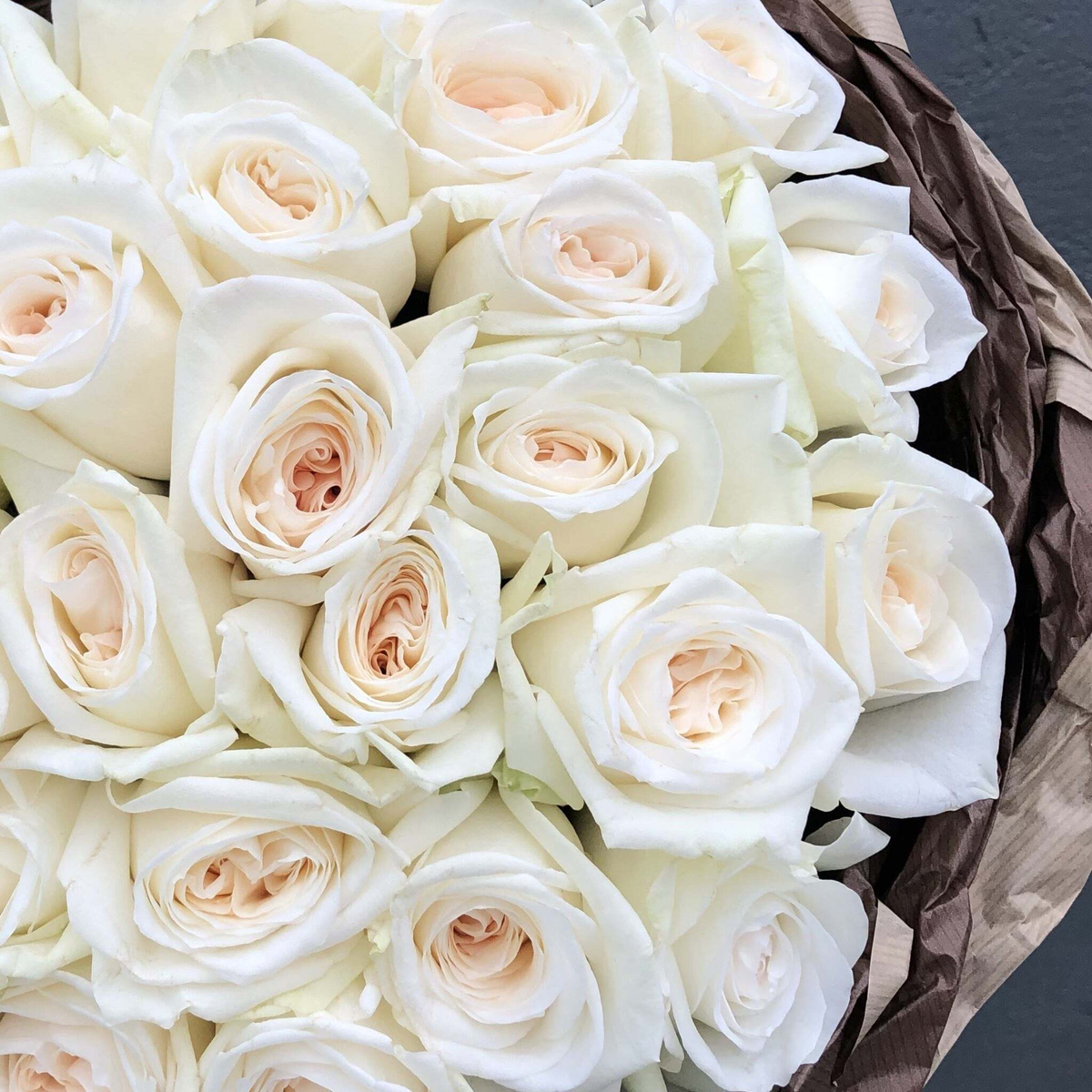 🌸 Вайт О'Хара — букет романтических ароматных роз — 8 марта у Феи