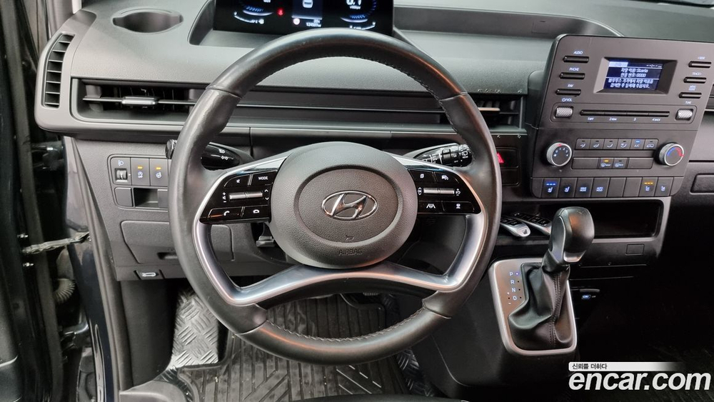 Hyundai Staria Cargo 3-х местный (07.2021)