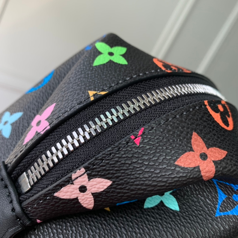 Louis Vuitton Pochette Cosmetique GM