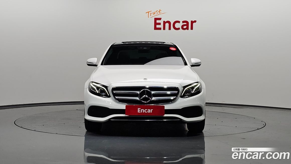 Mercedes-Benz E-Class W213 E220d Avangarde (09.2020)