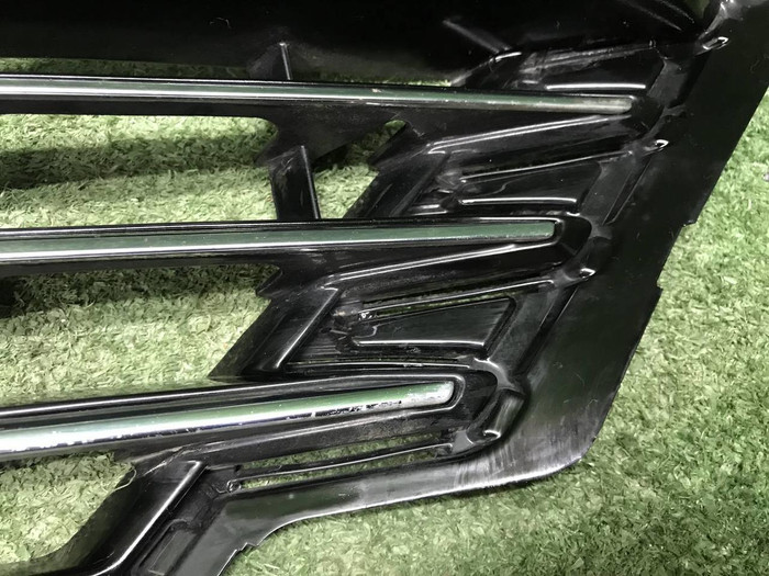 Решетка перед бампера VW Touareg 2 NF 14-18 R-Line
