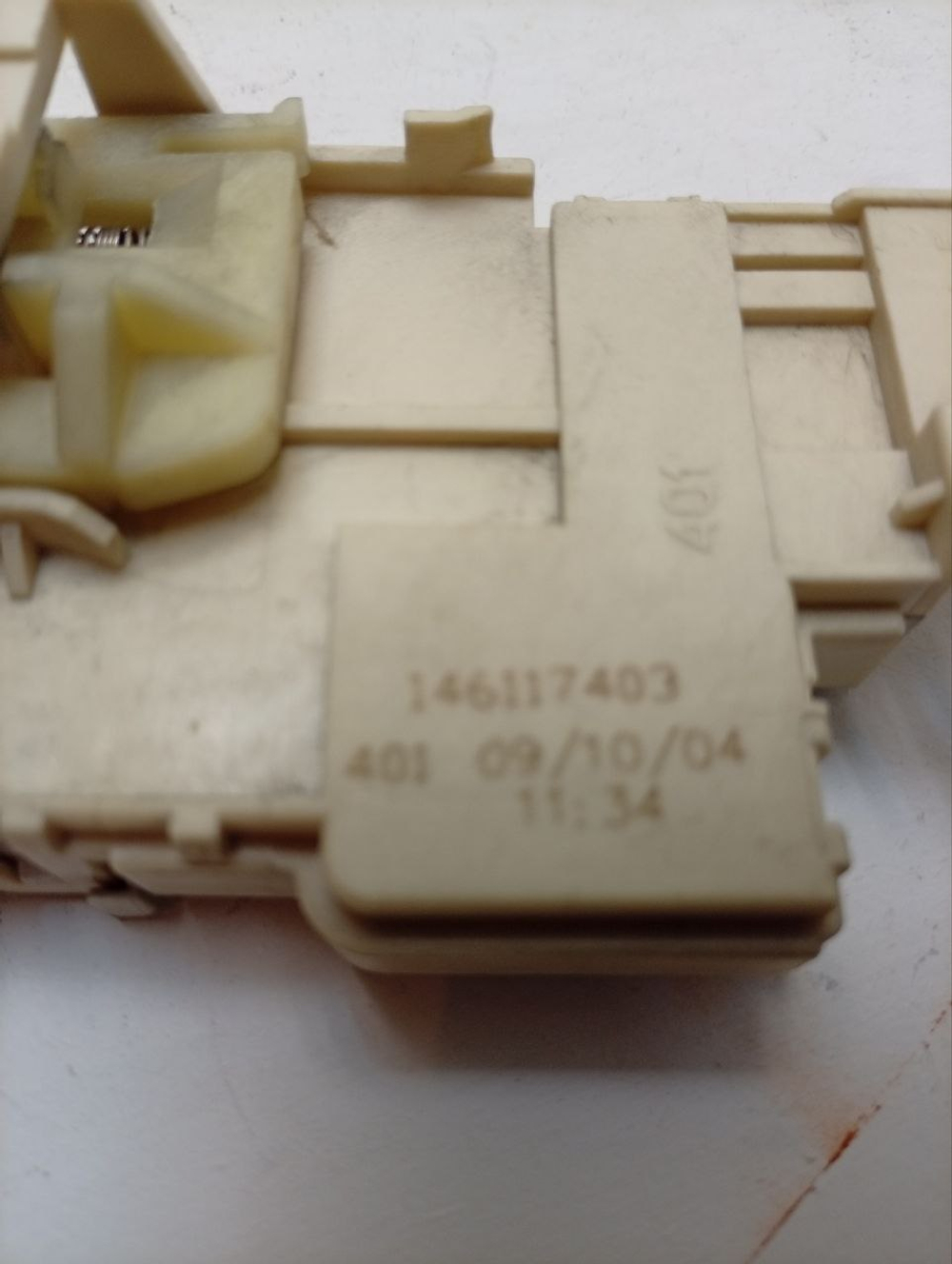 EWT1221 кт12 Устройство блокировки люка к стиральным машинам Electrolux 1461174045 б/у