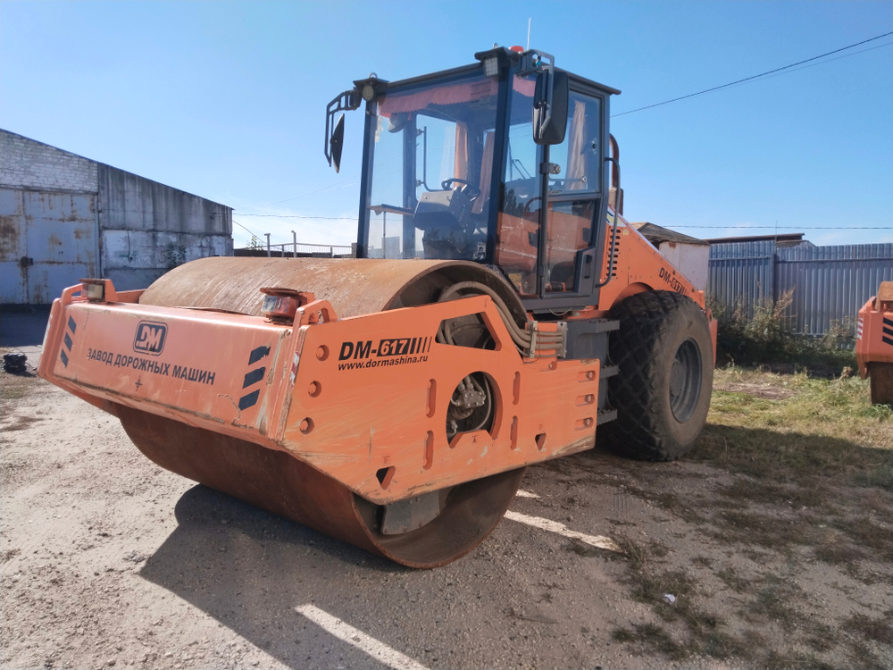 Завод дорожных машин DM-617 Каток_не актуально DM-617 (Дизельный, 11,2 л, 179 л.с., АТ)