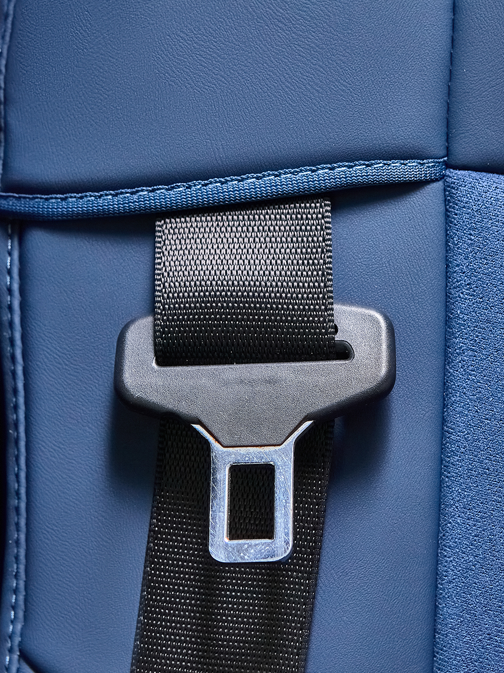 Чехлы Люкс КамАз 5490 K4 с 2014 года (экокожа, синий, синяя вставка)