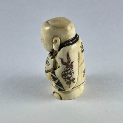 Статуэтка нэцкэ Мальчик с большим карпом