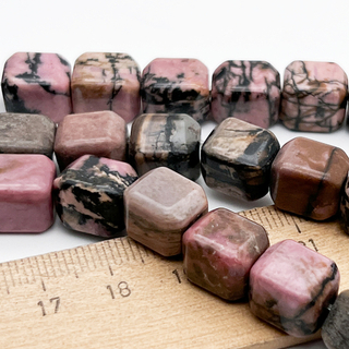 Родонит бусины, размер около 11,5*10 мм, цена за набор 8 шт (1/4 нити)