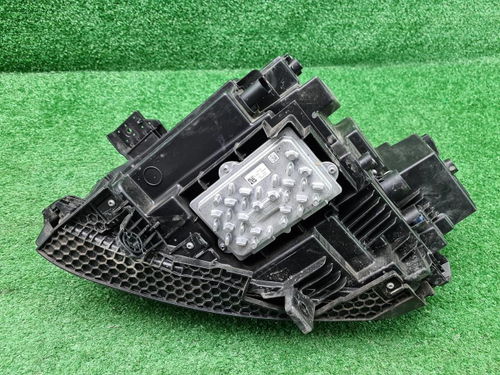 Фара правая Geely Tugella (2019-2024) LED
