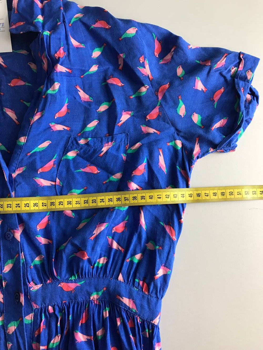 Платье в приятной цветовой гамме, маркировка 38, визуально на 44 размер