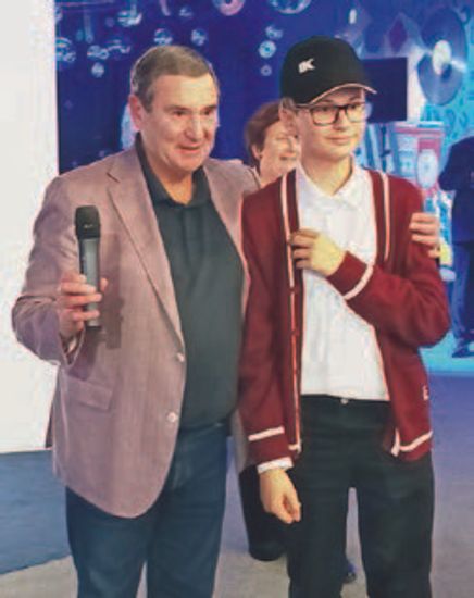 НАМ ПЕСНЯ СТРОИТЬ И ЖИТЬ ПОМОГАЕТ!