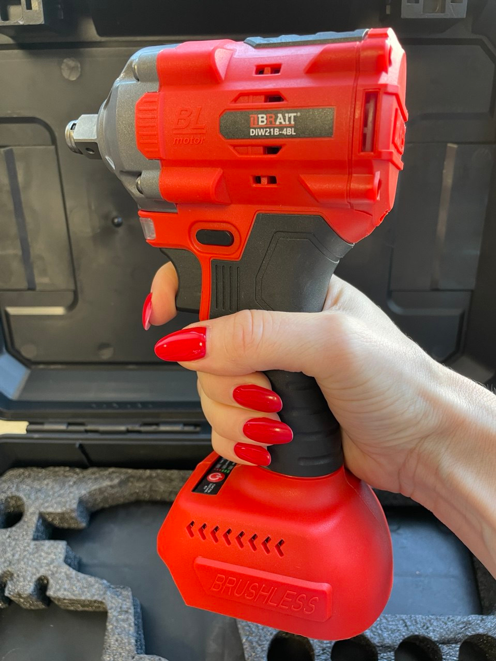 Гайковёрт аккумуляторный Brait DIW21B-4BL