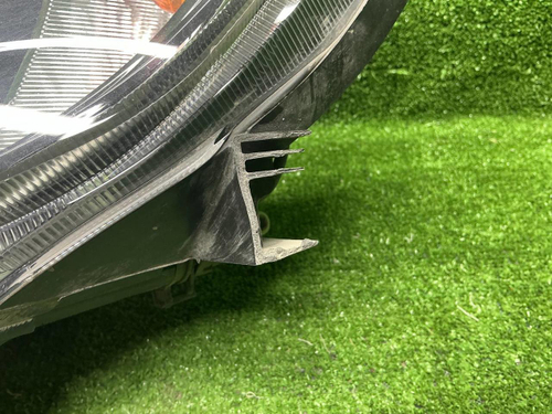 Фара левая Lada Granta (2018-н.в.) галоген