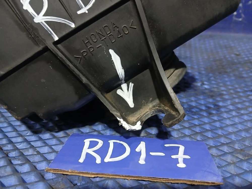 Корпус воздушного фильтра Honda CR-V 1996