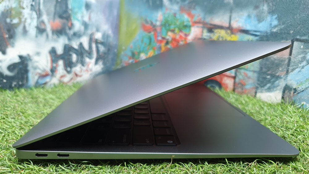 MacBook Air 13 2020 M1 43 цикла