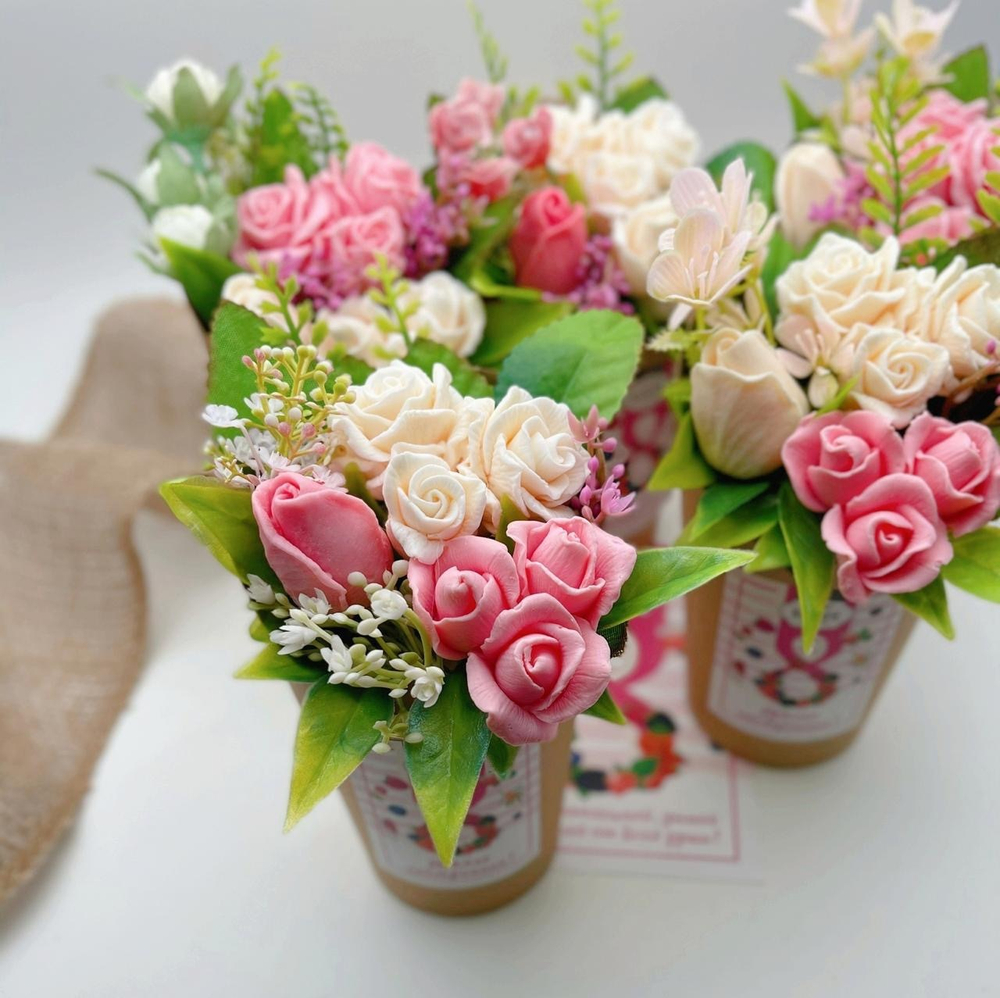 Мини-букет "Весна Крафт" подарок Benefit Soap