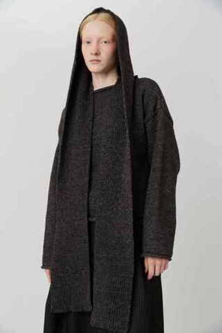 Шарф с капюшоном темно-серого цвета