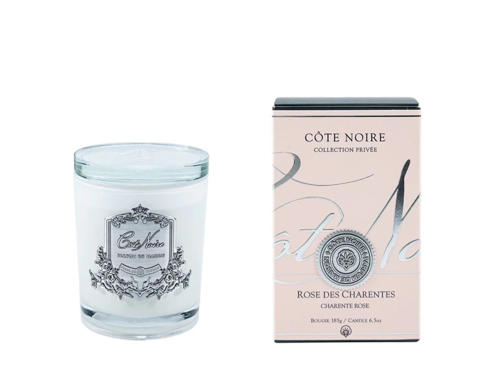 Свеча CHARENTE ROSE 450 гр, белый стаканчик, серебряный декор, время горения 100 Cote Noire 450 мл
