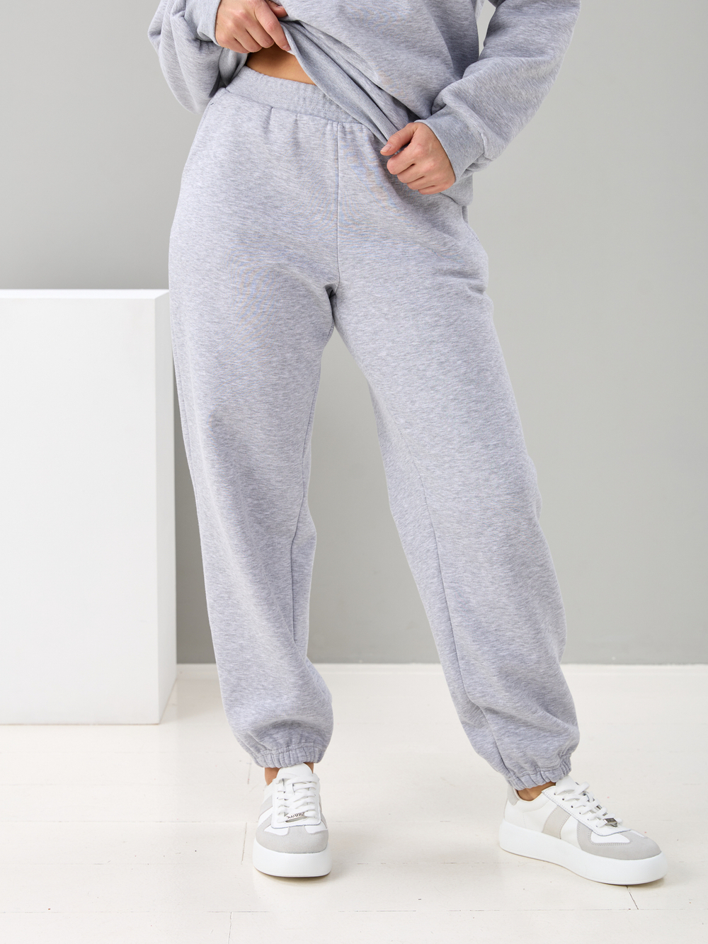 Костюм с брюками КБфн-090/серый-меланж-п