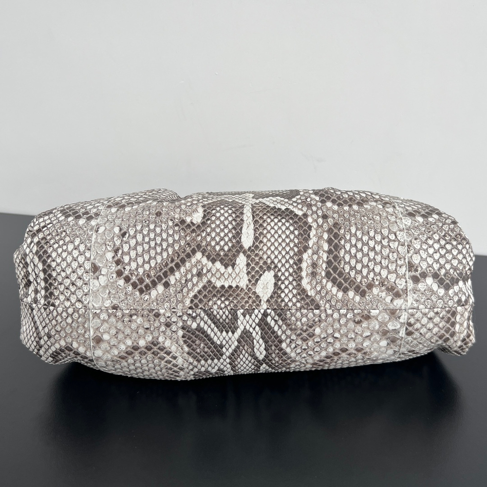 Bottega Veneta Classic Pouch 40 cm
