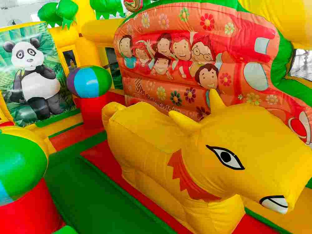 Коммерческий надувной батут «Сафари-экскурсия Ультра» 5*5*2,8 м