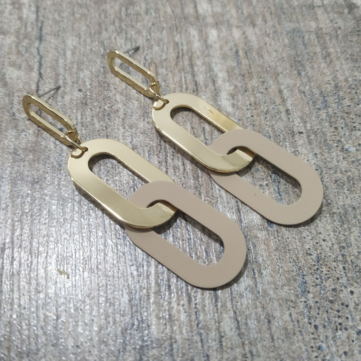 Серьги Иллюзия 3 овала покрытие матовое цвет бежевый металл золотистый