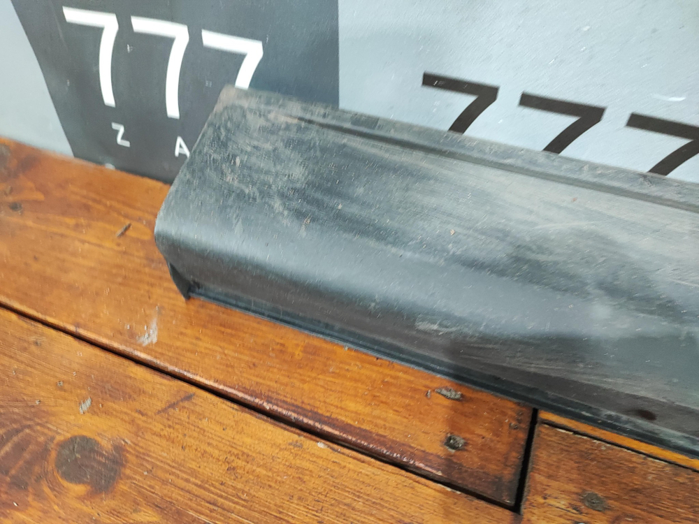 Накладка двери задней правой Mazda CX-5 2 (KF) 17-нв Б/У Оригинал KB7W51RC1