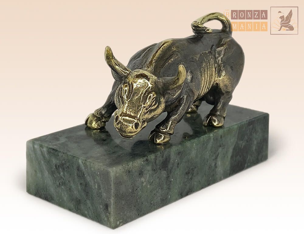 фигурка Бык биржевой на змеевике