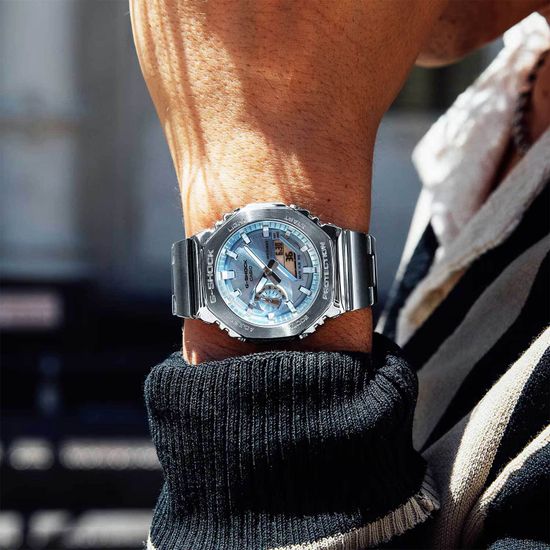 Наручные часы Casio G-Shock GM-2110D-2AER