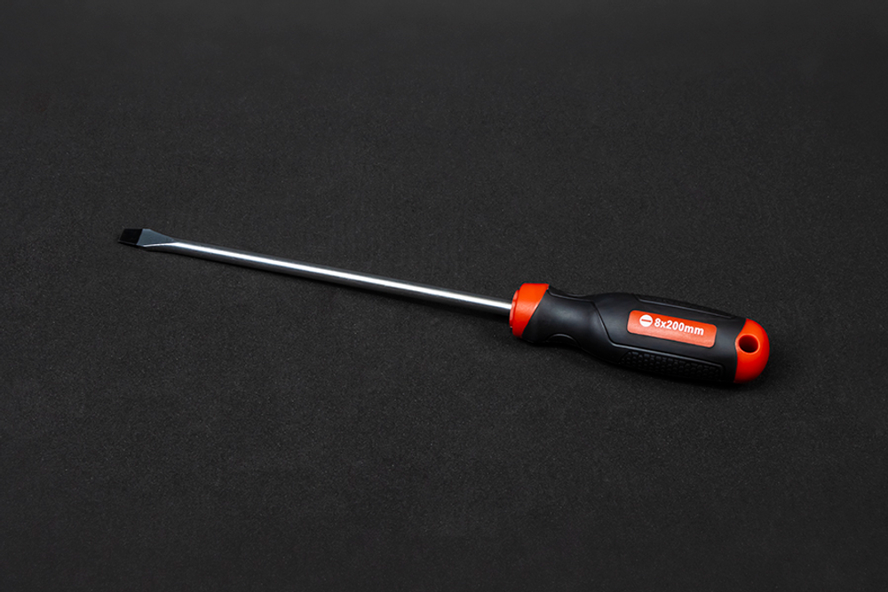 Отвертка шлицевая SL8х200 CS-30.4.8