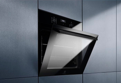 Встраиваемый электрический духовой шкаф Electrolux EOD5C70BZ