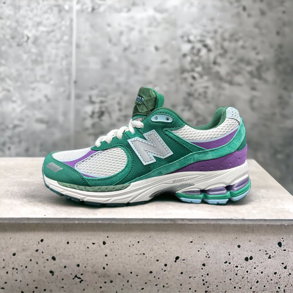 New Balance 2002R • Green