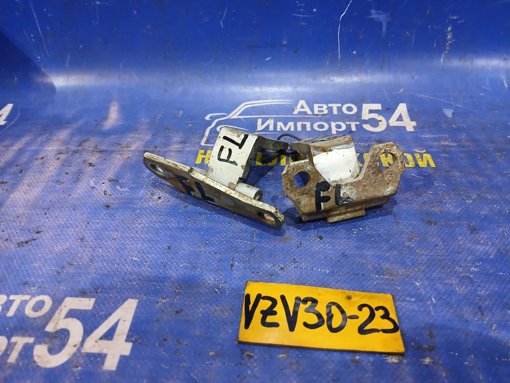 Петля двери передней левой TOYOTA CAMRY PROMINENT 1991