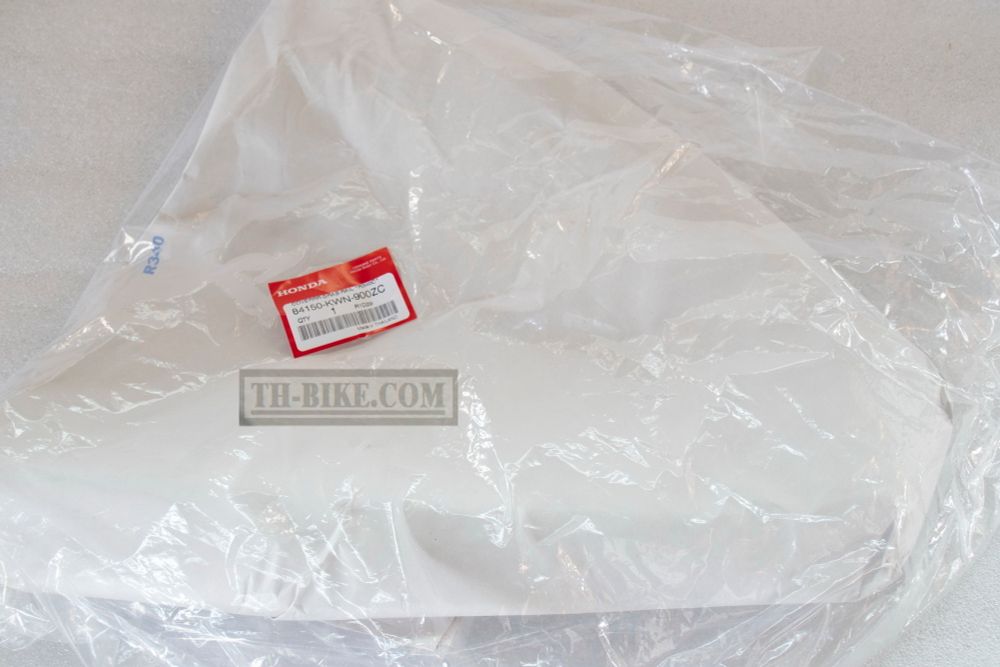 84150-KWN-900ZC. COVER, RR. GARB RAIL *R340C*