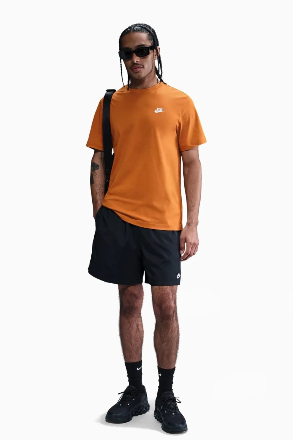 Футболка Nike Sportswear Club - оранжевый