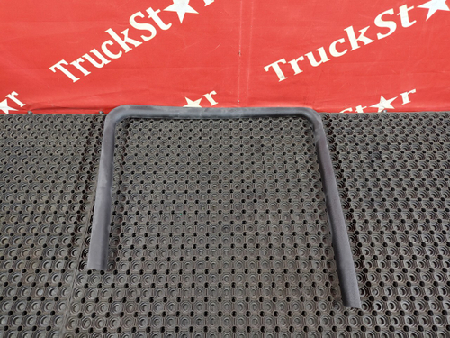 Накладка двери левой