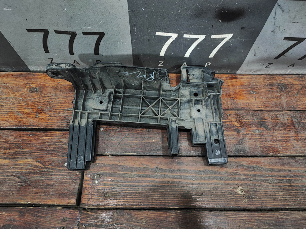 Кронштейн решетки радиатора левый Haval Jolion 24-нв Б/У Оригинал 5509102XST13A