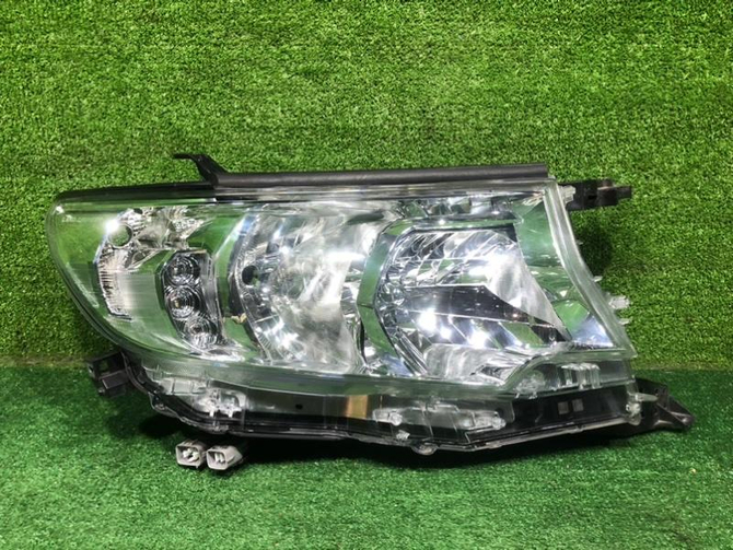 Фара правая Toyota Land Cruiser Prado 150 (2017-н.в.) галоген