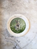 Картина в круглой рамке Зайка