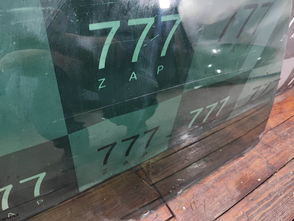 Стекло двери задней правой Renault Kaptur 16-22 Б/У Оригинал 823007050R