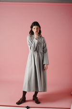 Платье оверсайз из смесовой ткани, светло-серая елочка