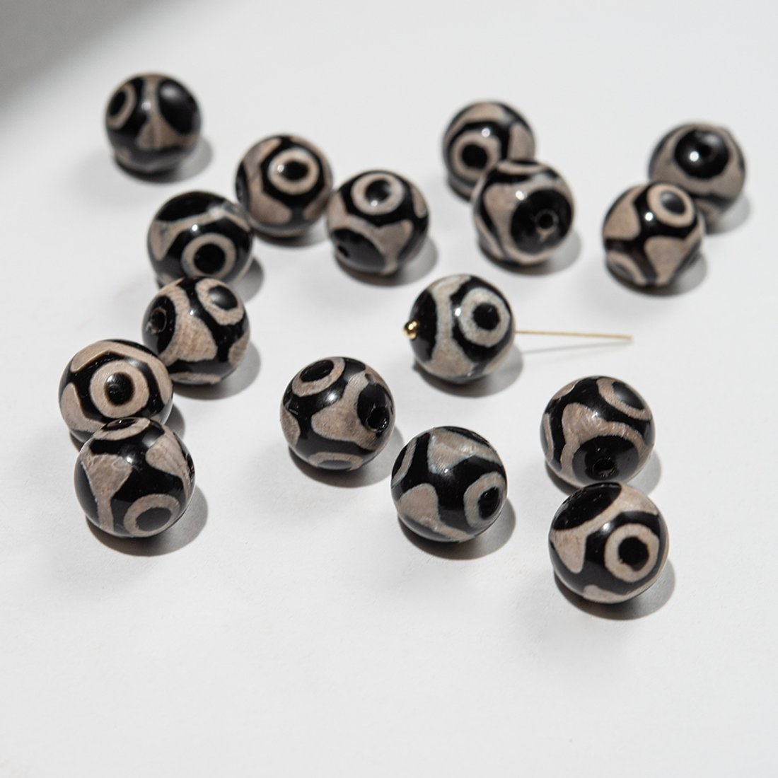 Бусина Дзи "Три глаза" из агата, 10мм, черный