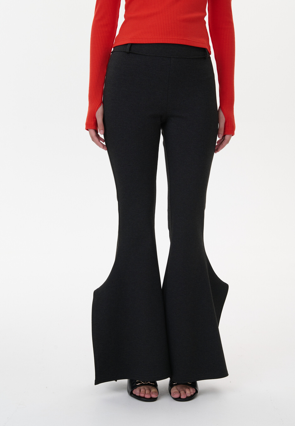 Брюки расклешенные