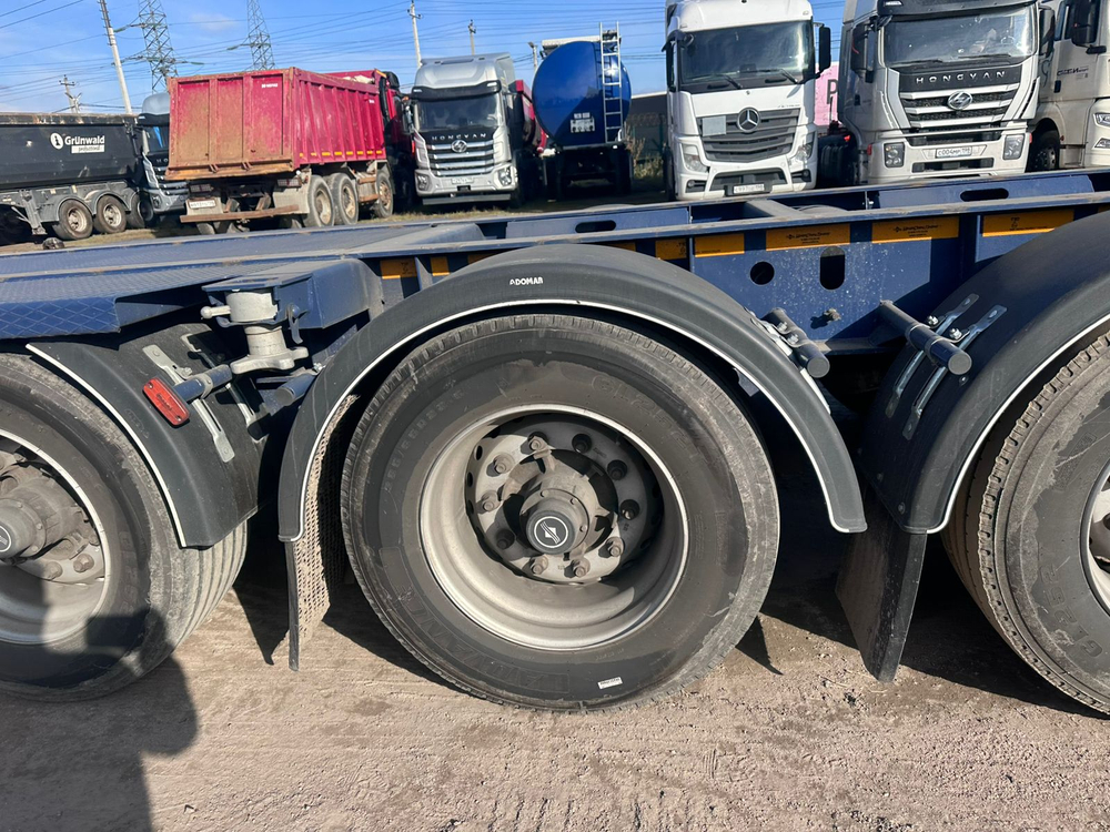 УралСпецТранс 9465* Полуприцеп контейнеровоз 4 оси 946520-A1-04