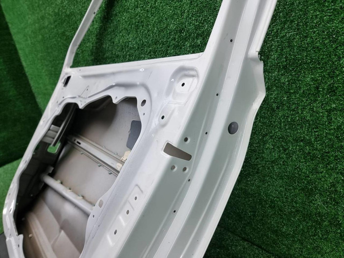 Дверь передняя правая Hyundai Santa Fe 4 (18-24)