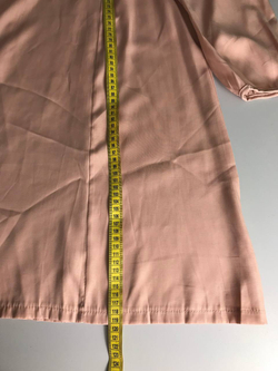 Платье нежного оттенка, визуально на 44 размер