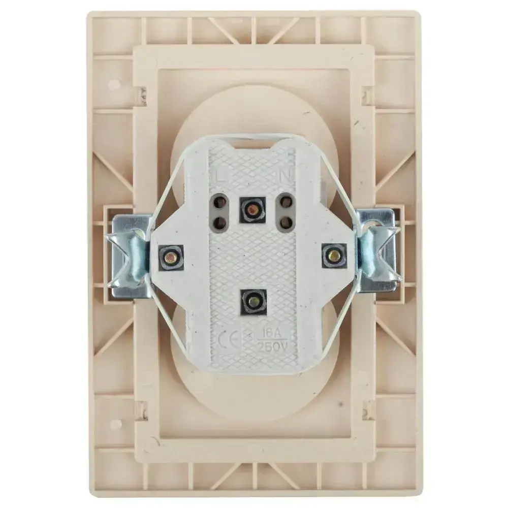 Розетка Intro Plano 1-204-05 без заземления двойная 2х2P 16А-250В IP20 скрытой установки черный