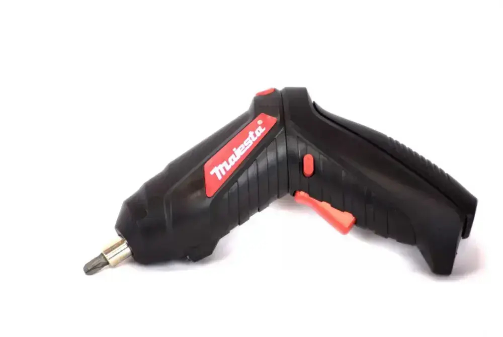 Аккумуляторная отвертка-шуруповерт Majesta MT-115SD3 Y-50, 47 предметов