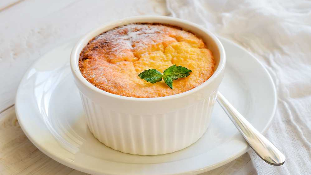 Творожная запеканка с манго и изюмом