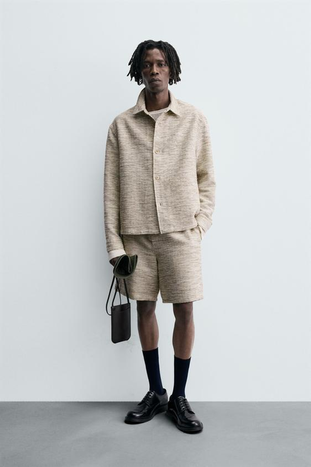 ZARA БЕРМУДЫ ИЗ ТКАНЕВОЙ СТРУКТУРЫ С КОНТРАСТОМ, ЭКРЮ / БЕЖЕВЫЙ