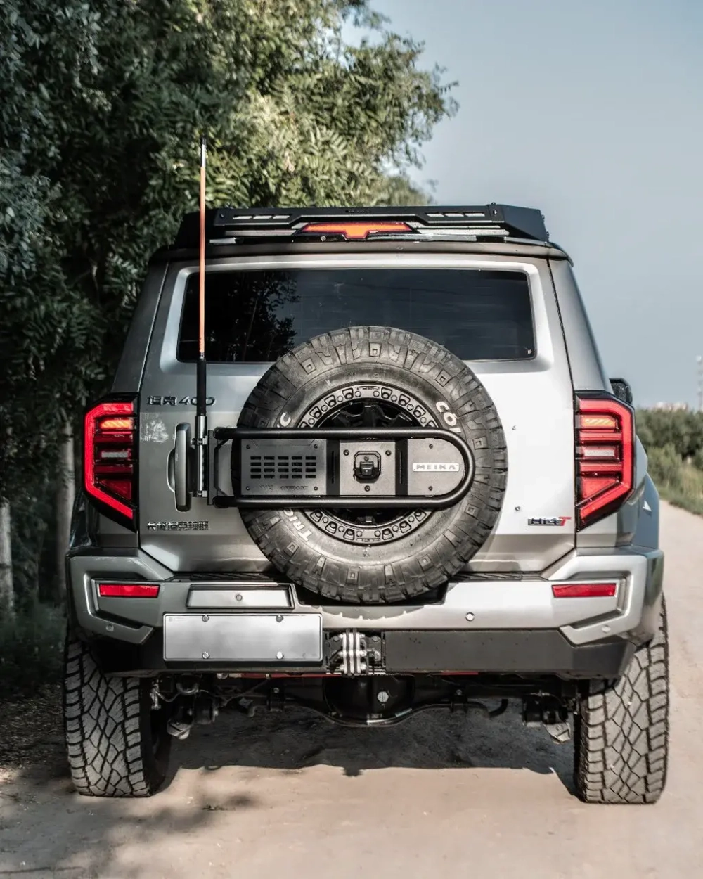 Крепление запасного колеса MEIKA Tank 400 Танк Калитка запаски запаска кронштейн